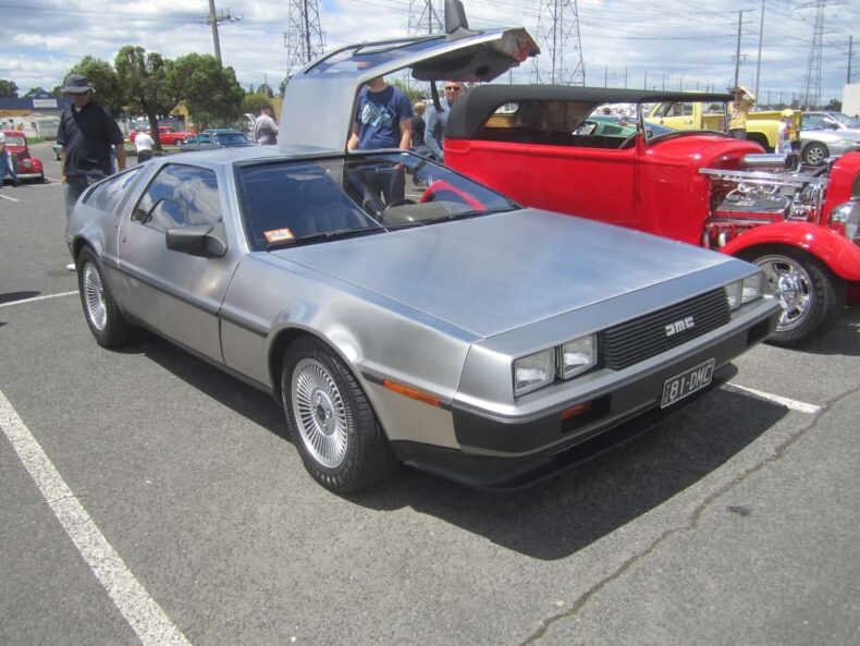 1981_Delorean_DMC-12-min